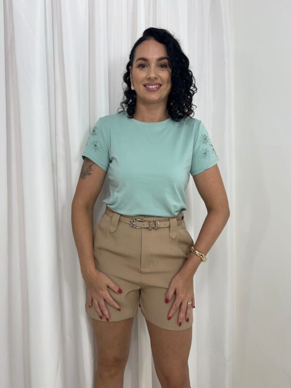 Blusa Verde Água com Bordado Floral