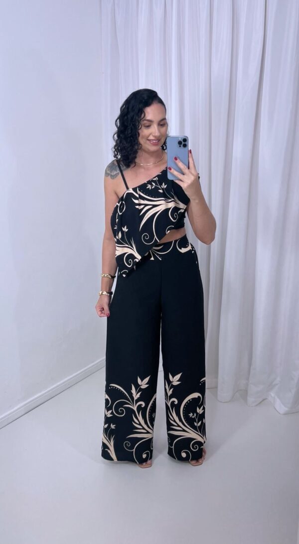 Conjunto Cropped com Calça Pantalona