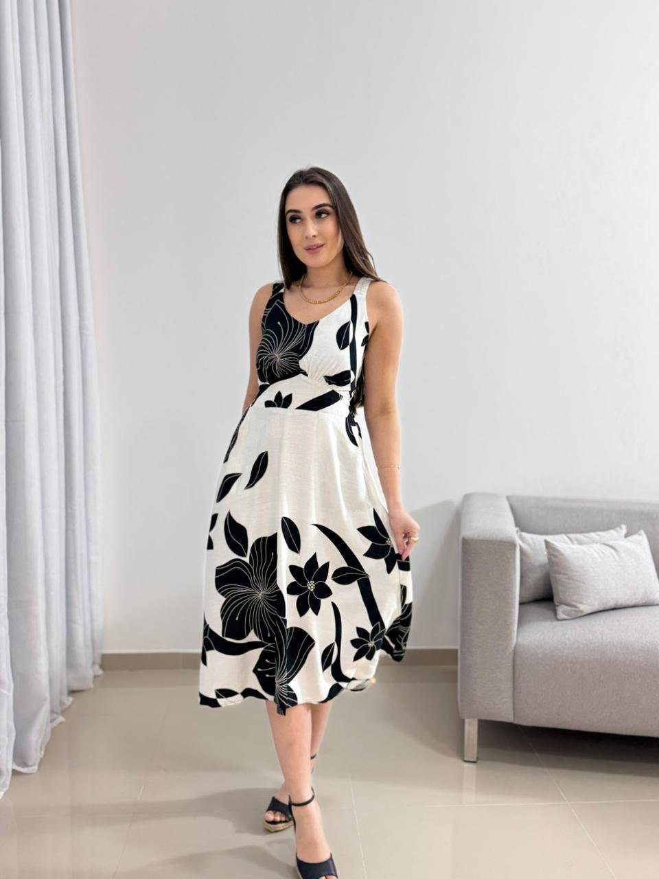 Vestido Midi Off-White com Estampa Floral Preta 8 Vestido Midi Off-White com Estampa Floral Preta - Imagem 8