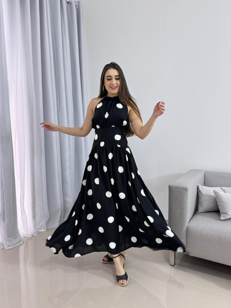 Vestido Midi Poá Preto 1 Vestido Midi Poá Preto